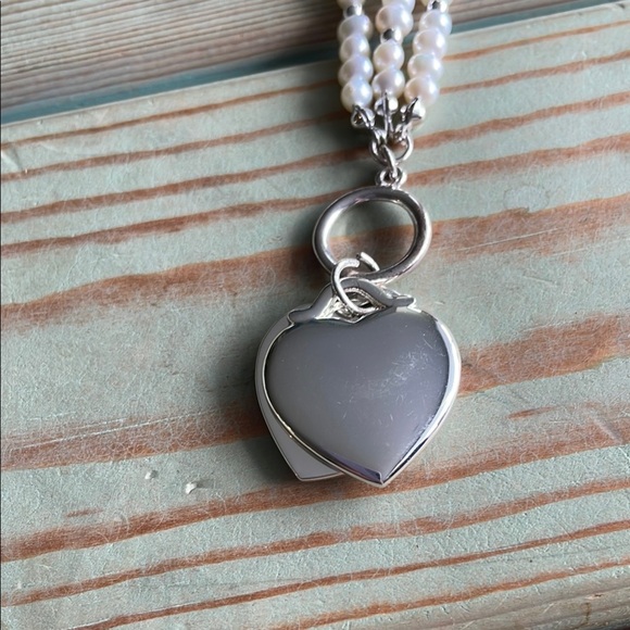 Elegant Silver Heart Charm Pearl Bracelet - Picture 3 of 5